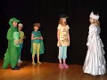 Spektakl pt. 'Bajkowa Zabawa' w wykonaniu uczniw kl. II Szkoy Podstawowej Nr 1 w Puawach